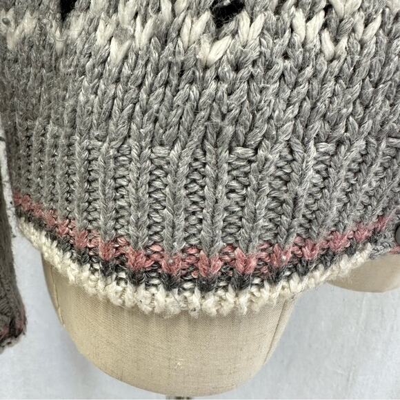 Koret cottagecore gray knit pom pom semi cropped cardigan sweater Size Petite - Picture 8 of 16